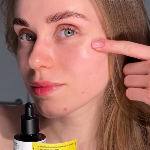 TOUN28 Propolis Vitamin C B3 B5 B6 Serum 1.01 fl.oz / 30ml | Nutrient Face Serum for Dry and Tired Skin | With Propolis and Pure Vitamin C | Allergen-free and Cruelty-free - Image 2
